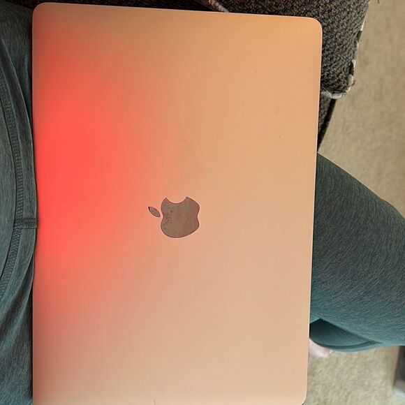 MacBook Air 13” New Condition 512 GB - Picture 1 of 5